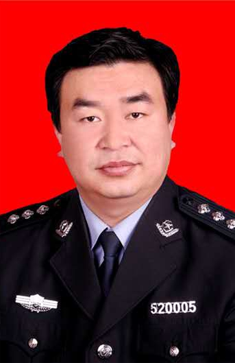 刘福林红底.jpg
